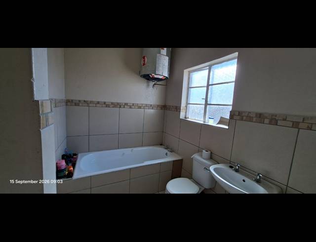 1 BEDROOM APARTMENT BLOCK TO LET IN WESTDENE
